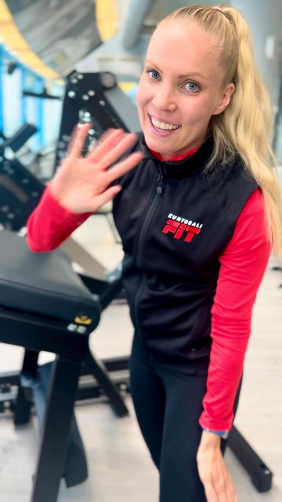 3 HYVÄÄ LIIKETTÄ PAKARATREENIIN 💪🏽 💪🏽Pakarapotku laitteessa 💪🏽Lantionnosto yhdellä jalalla 💪🏽Bulgarialainen kyykky -> paino ylhäällä, suorilla käsillä #kuntosali #gym #treeni #workout #oulu #gymworkout #nallikari #toppilansaari #eden #toppilansalmi #pakaratreeni #bootyworkout #gymtips