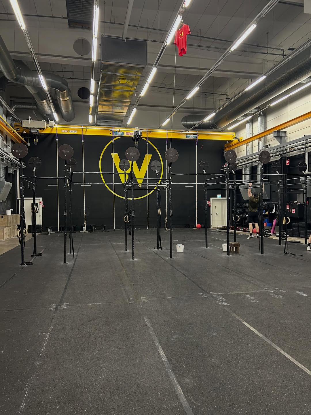 🔥 Siilinjärven kovin treenipaketti – yhdellä rannekkeella. 🔥 Unohda tylsä salitreeni. Meillä et vain liiku — kehityt. 💥 Sawo & CrossFit Siilinjärvi tarjoaa: 🏋️ CrossFit 🏋️♀️ Painonnosto 💪 Voimanosto 🤱 Mammatreenit 👊 Teinit 🧒 Kids-ryhmät 👉 Kaikki samalla jäsenyydellä. Ei lisämaksuja. Ei tekosyitä. Tämä ei ole tavallinen kuntosali. Tämä on paikka, jossa: 🔥 kunto kasvaa 🔥 voima nousee 🔥 yhteisö kantaa Olit sitten aloittelija tai kokenut treenaaja — meillä on kivaa ja kehittävää liikkua ❤️ ⚠️ Paikat täyttyvät. ⚠️ Nyt on oikea hetki aloittaa. 👉 Tule mukaan. 👉 Tee päätös. 👉 Treenaa kunnolla. #CrossFitSiilinjärvi #Sawo #Siilinjärvi #kaikkiinlaitteisiin #EiTekosyitä