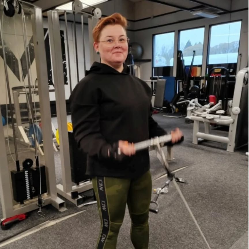 Saimme vahvistuksen tiimimme 💪🤩 "Olen Maarit Teriö-Mattola vastavalmistunut Suomen urheiluopistojen sertifioiduksi Personal Traineriksi ja Liikuntaneuvojaksi. Uinnin opetus, tekniikat ja valmennus onnistuvat myös ja valmennus taustaa reilusti yli 20 vuotta. Valmennuksissani otan huomioon asiakkaan toiveet ja tavoitteet. Ota rohkeasti yhteyttä, katsotaan juuri sinulle sopiva paketti." Puh: 040731 0550 maaritmate@gmail.com Treenipaketteja 1. Ohjelma kuntosalille asiakkaan toiveiden ja tavoitteiden mukaan , alkaen 70€ (alkukartoitus,ohjelma ja ohjaus) 2. Sali- ja liikuntaohjelma, alkaen 85€ ( alkukartoitus, ohjelmat ja ohjaus) 3. Kuukausivalmennus 3kk-6kk alkaen 190€/kk (alkukartoitus, kuntosaliohjelmat/liikuntaohjelmat 8vko:n välein, seuranta, 2krt/tapaaminen/treenit/kk)