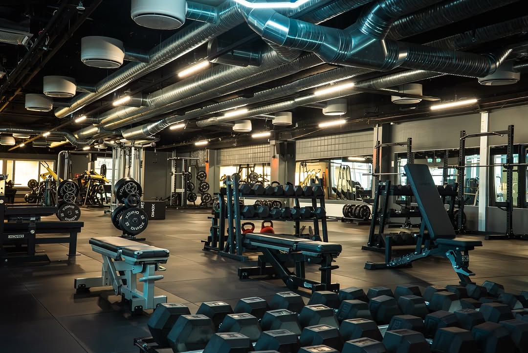 Yksi sali - monta mahdollisuutta 💪 Monipuolinen kuntosali, PT-palvelut, hieronta ja virtuaalistudio lähes 1000 m² tiloissa EasyFit Raisiossa. Tervetuloa! 💛 📸: @aaltovisuals