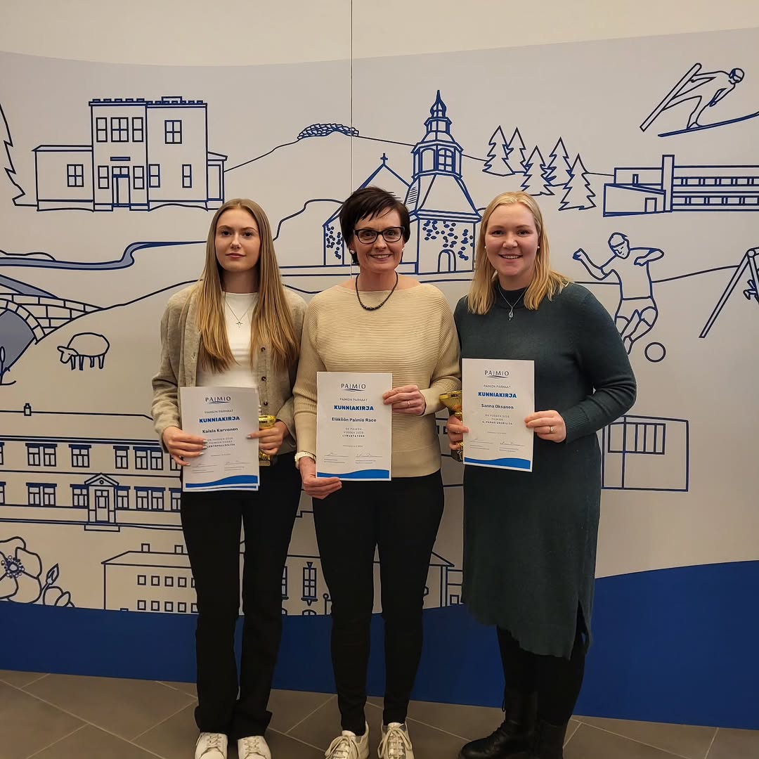Paimion Parhaat Gaala🌟 Voimakas Salin kummiurheilijat Kaisla Karvonen ja Sanna Oksanen kävivät pokkaamassa palkinnot illan Gaalassa kaupungintalolla. Lentopalloilija Kaisla oli vuoden 2025 yhdeksänneksi paras urheilija Paimiossa ja lajinsa paras.⭐️ Keilaaja Sanna oli rankingissa Paimion kuudenneksi paras urheilija ja myös lajinsa paras.⭐️ Voimakas Sali sai vuoden liikuntateko palkinnon Paimio Race -tapahtumalla.⭐️ Mahtavaa meidän kummiurheilijat!💪👏 #paimionkaupunki #Gaala #yhdessämennään #voimakas_sali