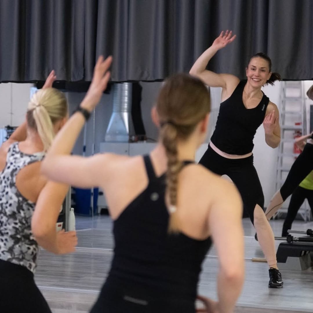 Lisäyksiä toukokuun tunteihin!🤩🙌🏻 RYHMÄLIIKUNTA Ke 6.5. klo 17.30 Reisi-vatsa-pakara - Sara (Zumban tilalla) To 7.5. klo 17.30 PilatesHIIT - Saara (Body Combatin tilalla) Pe 8.5. klo 18.15 Yin jooga - Merja La 9.5. klo 13.00 Zumba - Sini Su 17.5. klo 10.30 Spinpump 90min - Laura Pe 22.5. klo 18.15 Yin jooga - Merja Su 24.5. klo 10.30 Spinpump 90min - Laura Pe 29.5. klo 18.15 Yin jooga - Merja Su 31.5. klo 10.30 Spinpump 90min - Laura Su 7.6. klo 10.30 Spinpump 90min - Laura HYROX - uudet tunnit Ti 3.5. alkaen klo 19.15 Hyrox Perusteet - Hanna/Sara (koko toukokuu) To 7.5. alkaen klo 8.00 Hyrox Perusteet - Hanna (koko toukokuu) Kaikki tunnit kokonaisuudessaan löydät varausjärjestelmästä ja On The Move-sovelluksesta📲 Nähdään ryhmäliikunta- ja hyrox-tunneilla!☀️ #hyvinkää #ryhmäliikunta #hyrox #liikeonlääke #terveellinenelämä