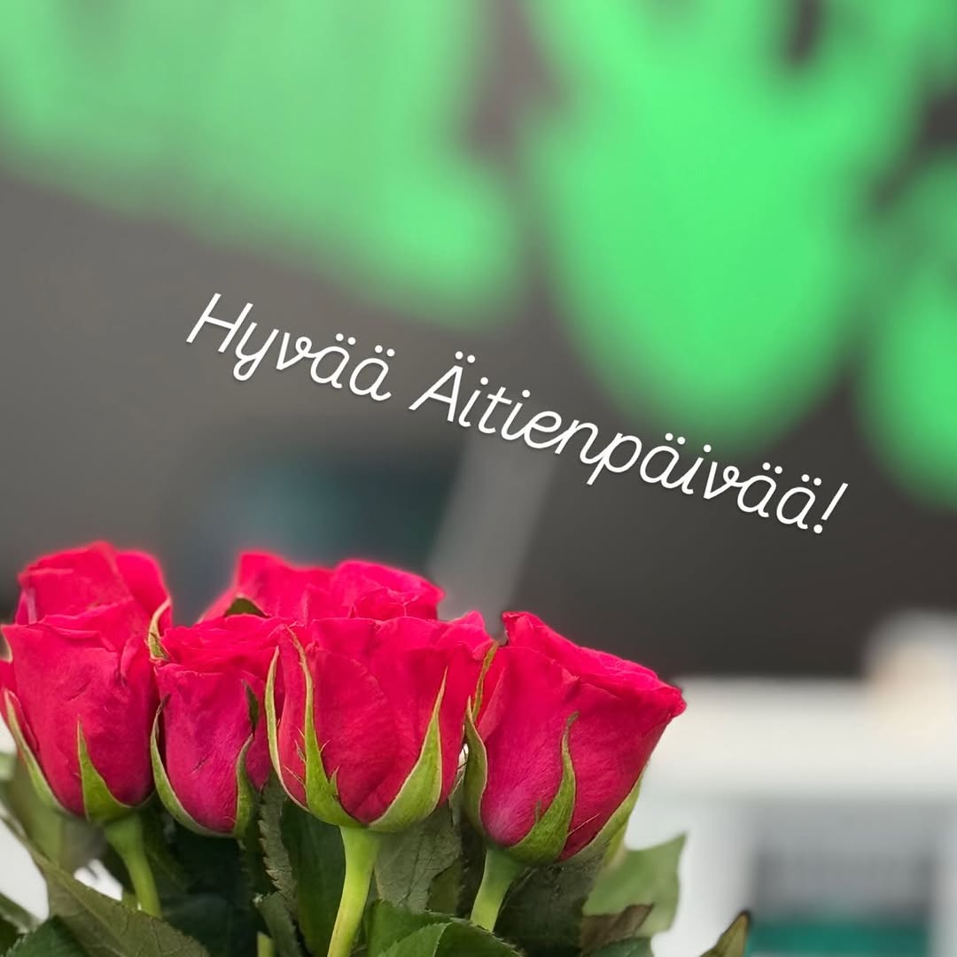 Hyvää Äitienpäivää 🌹 - Ilmainen tutustumistreeni kaikille Iissä asuville! Henkilökuntaa paikalla arkisin Ti & To klo 1615-1900 Tutustu lisää ja hanki vaikkapa kertakäynti 24/7 WWW.AMLGYM.FI 👉🏻 Kuntosali 24h 👉🏻 Valmennukset 👉🏻 Lisäravinteet 👉🏻 Hieronta #amlgym