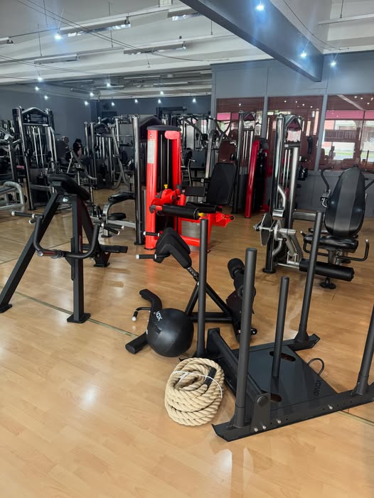 Ollaan kerrottu kun KuntoGym täyttää 5v että uudistuksia on luvassa, tänään Naistensalille tuli ensimmäinen erä tavaraa 💞 Mitä laitteita/välineistöä just sie toivoisit salille 😍? Kuvassa myös vihjettä syksyn uudesta ryhmäliikuntalajista 🤫