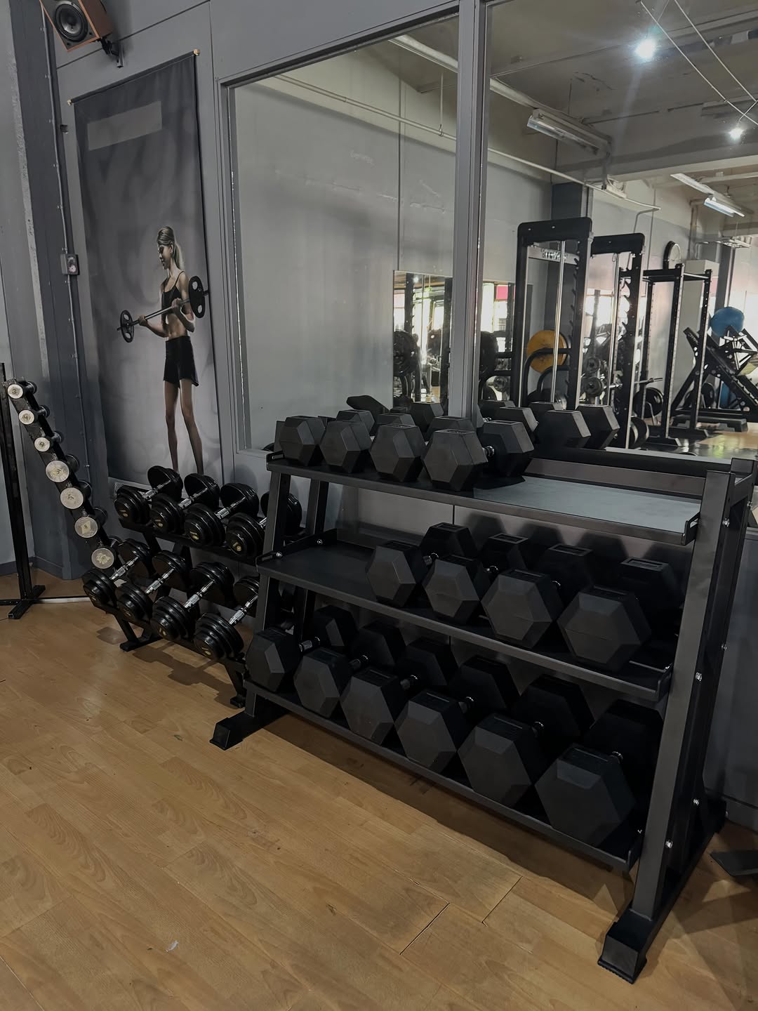 Taas yksi asiakastoive toteutettuna 🖤 Naistensalilla nyt painavampia käsipainoja (muutama pari vielä tulossa) sekä toivotut 14kg kahvakuulat ! @motivon.fi