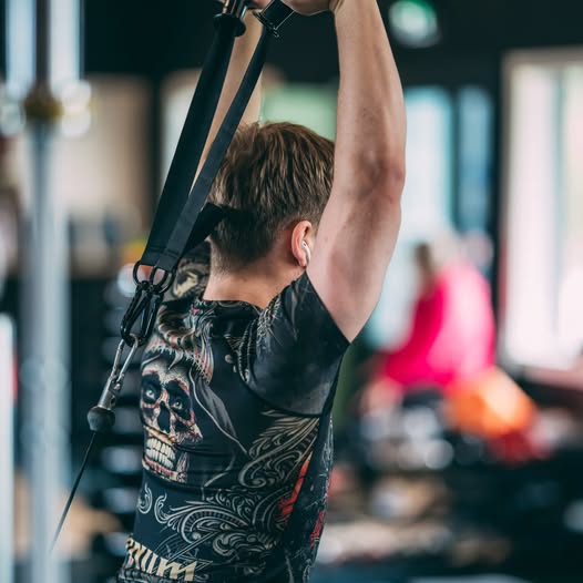 Painovoimalan viikko 1.-7.6.2026 Maanantaina: Crosstraining klo 18-19 (Riikka) Tiistaina: BootCamp klo 17-17.45 (Serina) Keskiviikkona: Salicircuit klo 11-12 (Eeva) Respa klo 17-19 (Timo) Punttikoulu klo 18-19 (Eero) Salin siivous klo 20.30-21.15 (Emmi) Torstaina: VoimaVäki +65-v klo 11-12 (Eero) Mimmivoima klo 17.30-18.30 (Sonya) Pilates klo 18.40-19.25 (Sonya) Flow-jooga klo 19.30-20.15 (Sonya) Sunnuntaina: Salin siivous klo 20.30-21.45 (Emmi) Tärkeitä tapaamisia taas tiedossa itsesi kanssa. Tervetuloa 🤝 #painovoimala #kuntosali #valmennus #ryhmäliikunta 📷: @mikaalavesaphotography