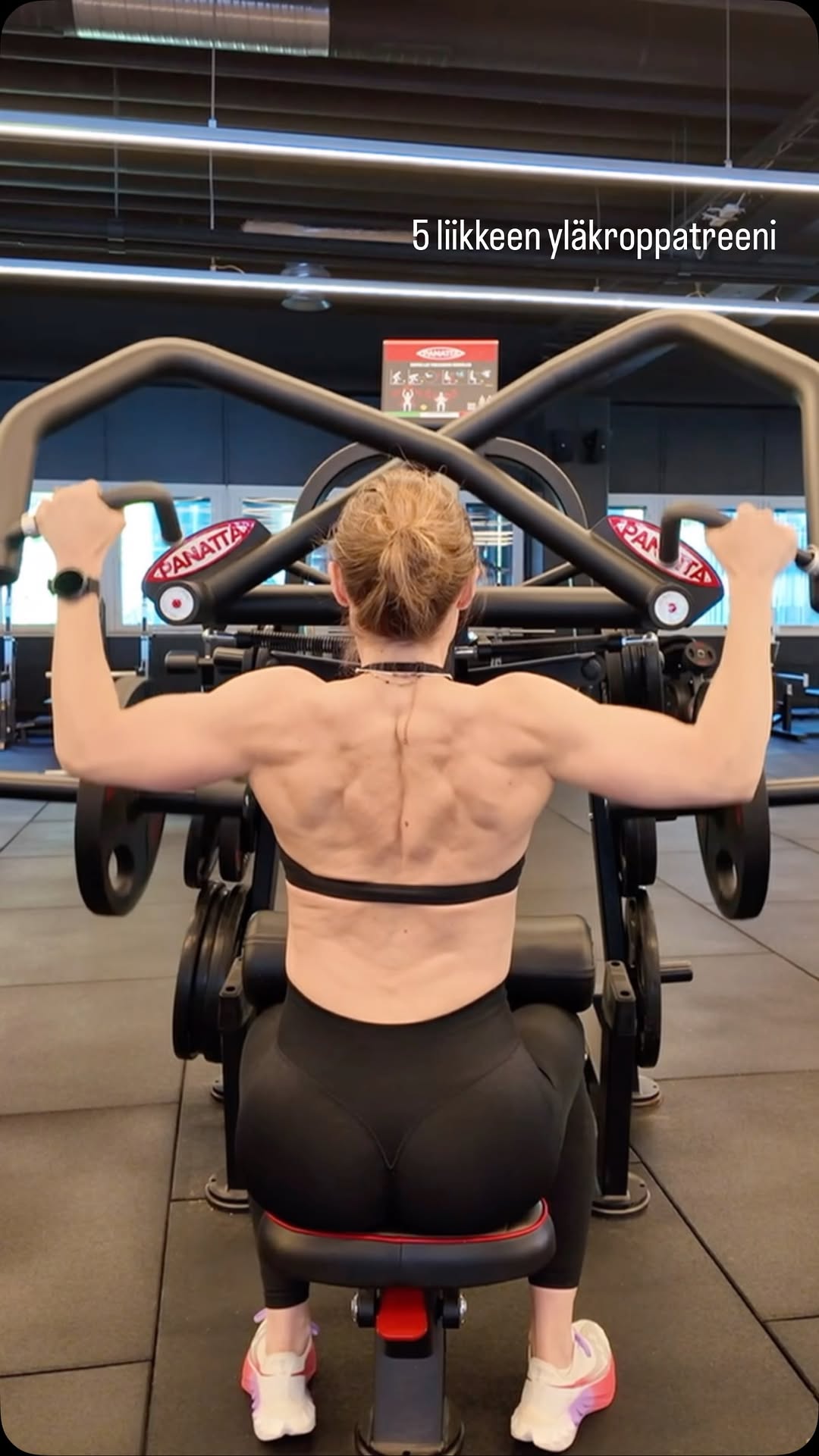 Tehokas treeni ilman turhaa kikkailua. 5 liikettä. Koko yläkroppa. #yläkroppa #upperbodystrength #voimaharjoittelu #salitreeni #ptpalvelut