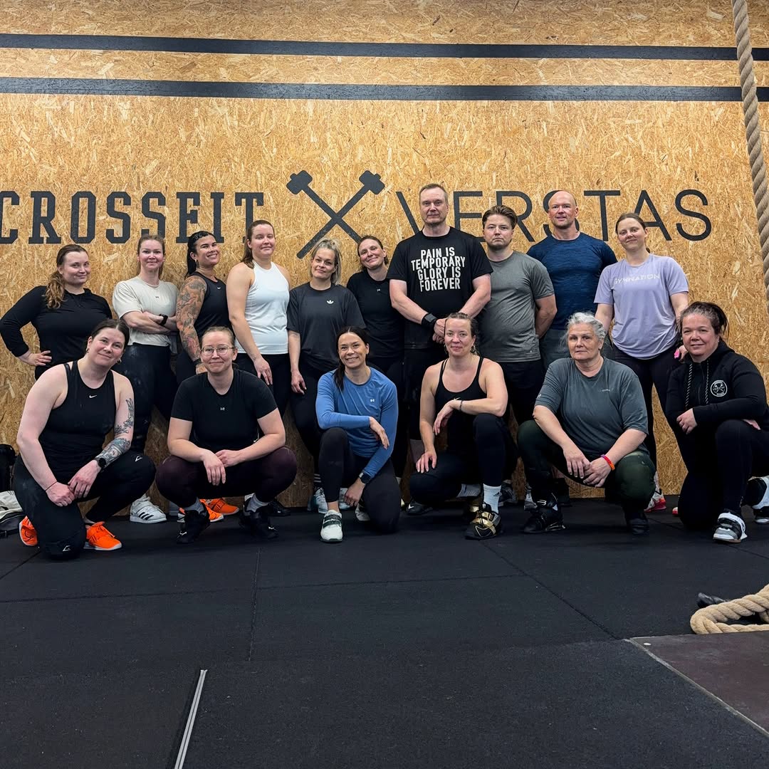 Lauantaina Verstaalla saatiin nauttia huippuhyvästä painonnostoworkshopista, kun vetovastuussa oli huikea @saararetulainen Iso kiitos Saaralle asiantuntevasta valmennuksesta sekä kaikille osallistujille loistavasta energiasta ja aktiivisesta tekemisestä. Päivän aikana hiottiin tekniikkaa, opittiin uutta ja saatiin paljon eväitä omaan harjoitteluun. Ja hyviä uutisia – lisää painonnostoa on luvassa. Uutta workshopia suunnitellaan jo alkusyksylle, joten pysykää kuulolla. 🏋️♀️ #painonnosto