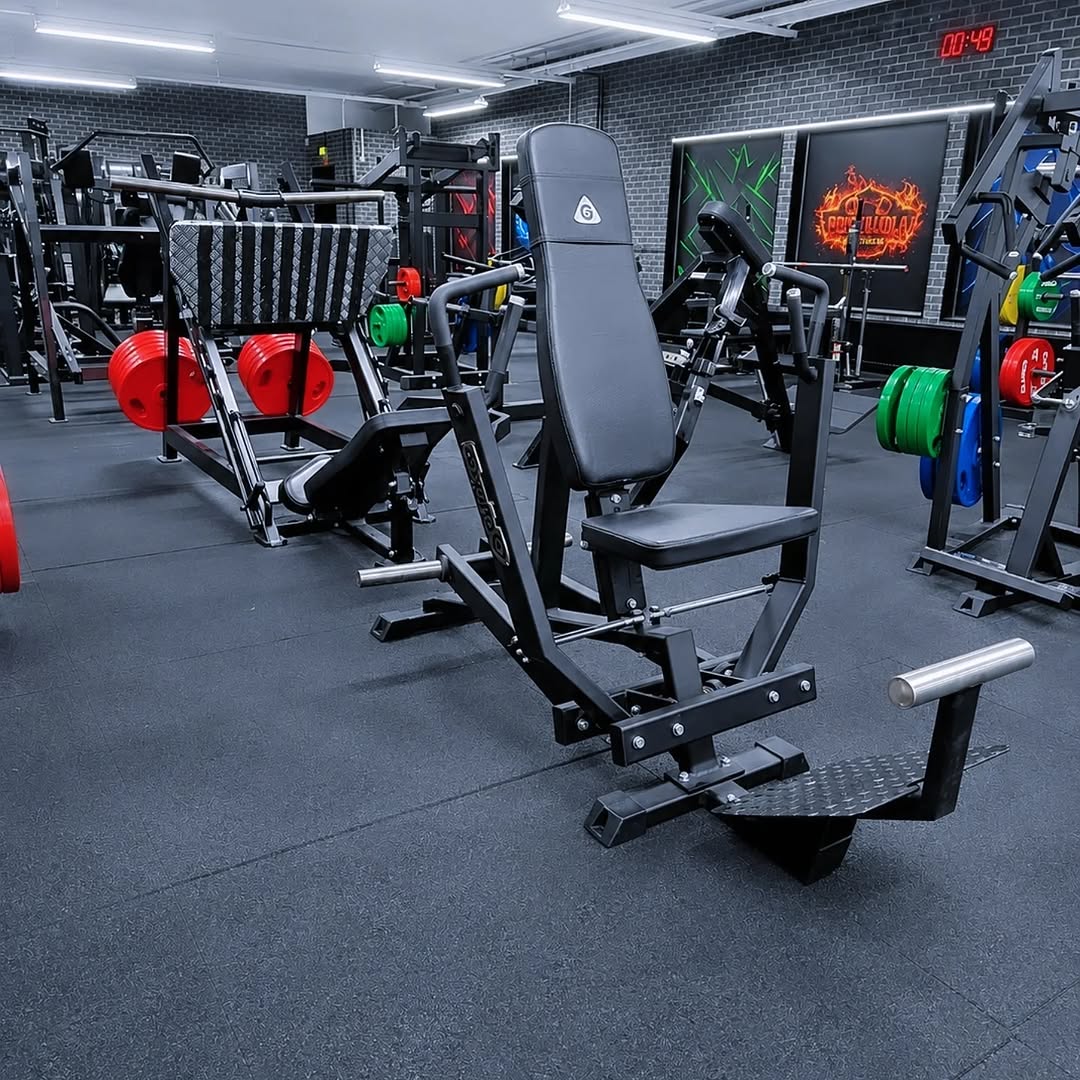 Kuntoilu kohottaa kuntoa. Kunnon kohottaminen on hyvä valinta miltei aina tai vähintään useimmiten. Meillä on Punttiluolassa paljon pelivälineitä, joilla urakka etenee jouhevasti 💪 #punttiluola