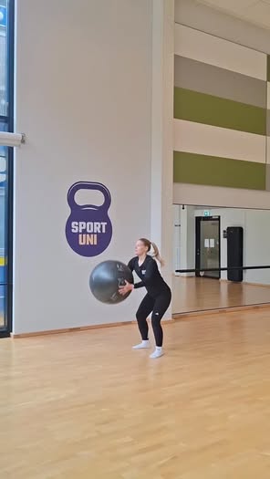 FI Kesähaaste! ☀️ Heitä jumppapallo ilmaan, tee välissä burpee ja ota ilmasta koppi. 🤾🏼♀️ Kuulostaa helpolle, vaan ei onnistunut meiltä. 😎 Ota kokeiluun vaikka juhannusolympialaisiin. 🏆 SportUnin väki toivottaa hyvää juhannusta! 🌿 SportUnin liikuntakeskukset Hervanta, Kauppi ja Keskusta ovat suljettuina juhannuksena. Hippos kuntosali on avoinna joka päivä klo 5-23. 🌸 EN Summer Challenge! ☀️ Throw a ball into the air, do a burpee in between, and catch it before it hits the ground. 🤾🏼♀️ Sounds easy, didn't work out for us! 😎 Give it a try, for example at your Midsummer Olympics. 🏆 The SportUni staff wishes you a happy Midsummer! 🌿 SportUni sport centres Hervanta, City Centre and Kauppi will be closed during Midsummer. The Hippos gym is open every day from 5AM to 11 PM. 🌸 #sportunitampere #parastakorkeakoululiikuntaa #bestuniversitysport