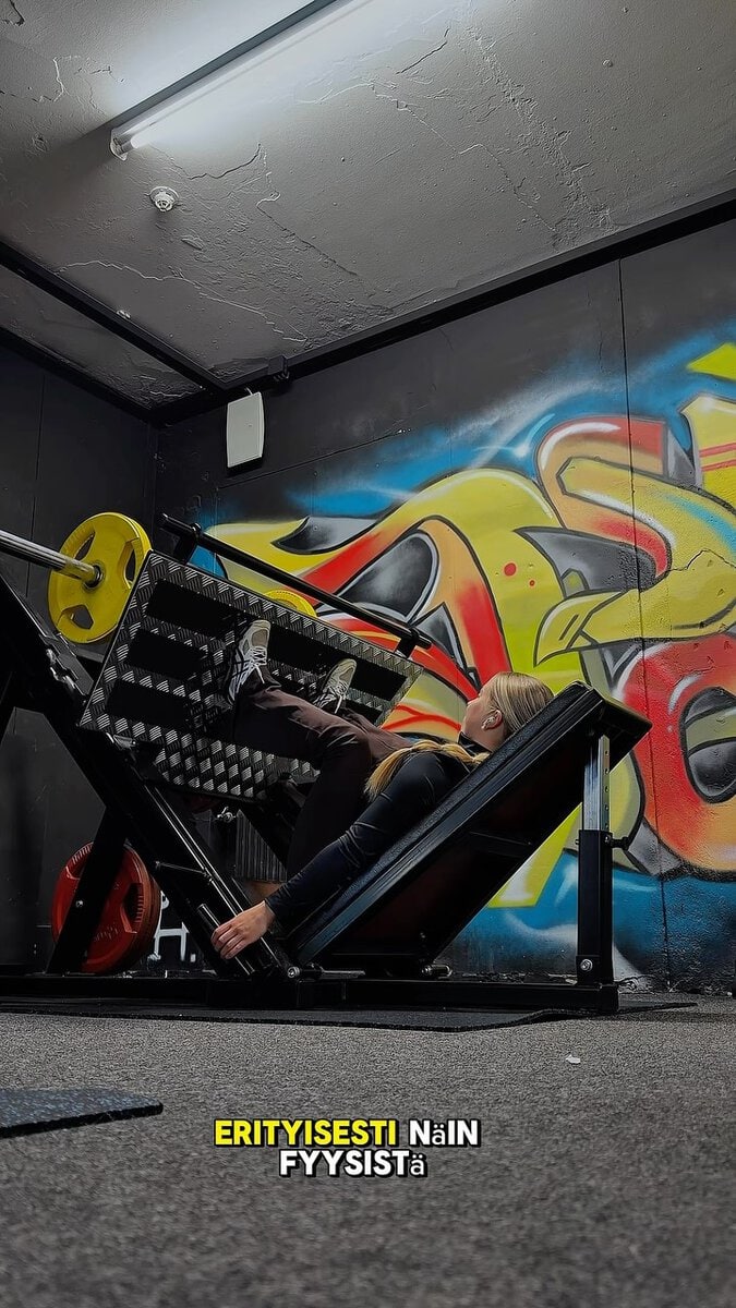 Paras sali 🫡 kaupallinen yhteistyö @powergymhamina @powergymhamina on muuten käynnissä Kesän helletreenaajat -haaste, mistä voi voittaa 4 viikkoa ilmaista treeniaikaa 🙌🏻🤩 #powergymhamina #salitreeni #treeni